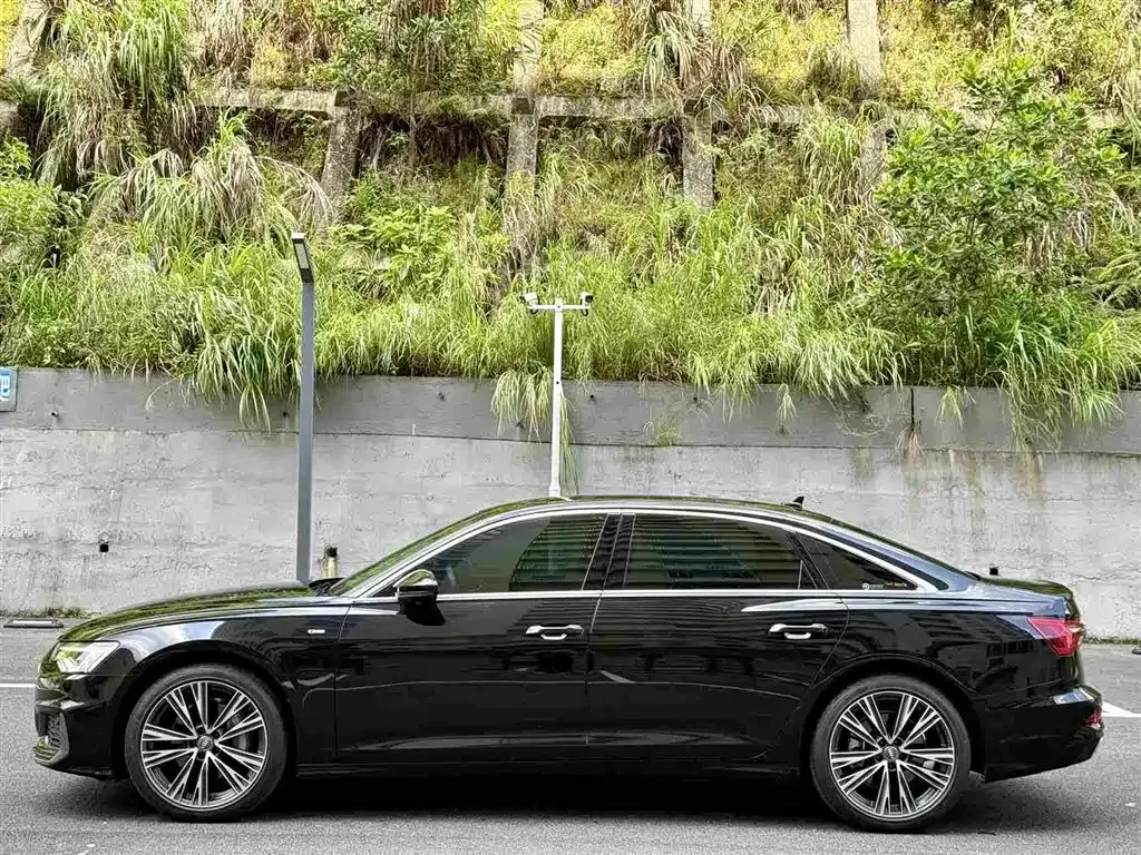 Audi A6L — фото 9