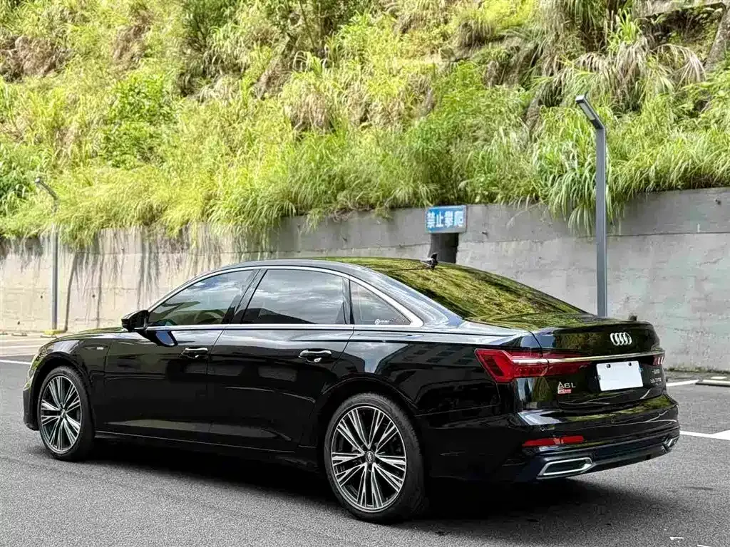 Audi A6L — фото 8