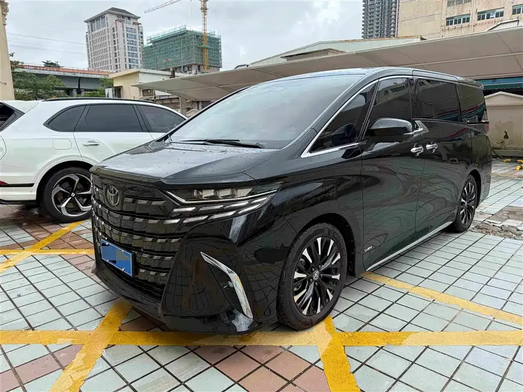 Toyota Alphard — фото 7