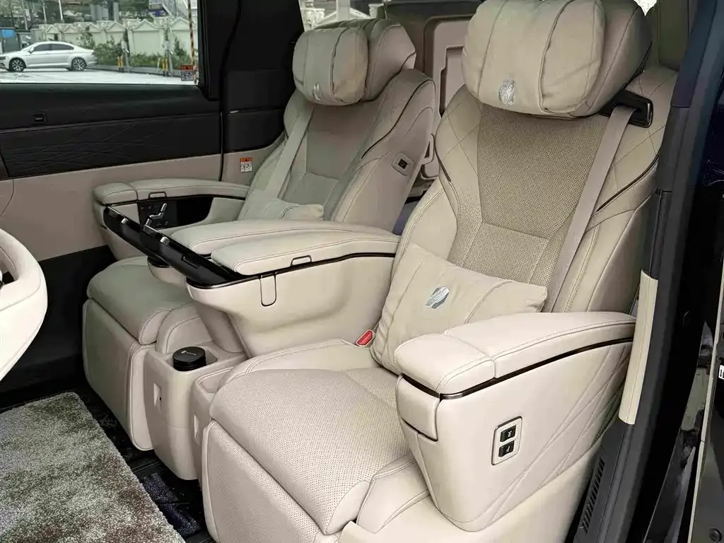 Toyota Alphard — фото 5