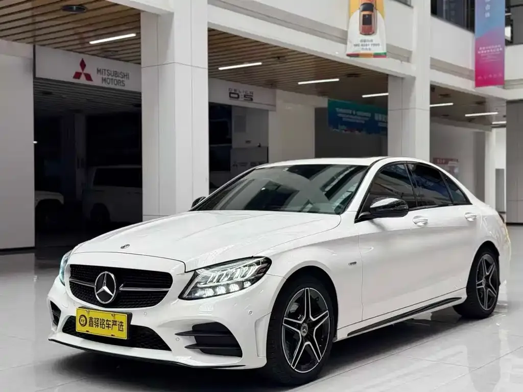 Mercedes-Benz C-Class — фото 1