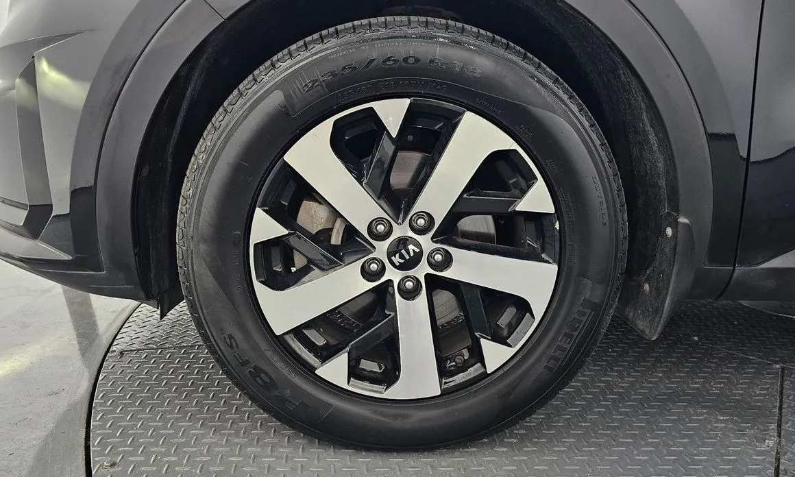 Kia Sorento — фото 10