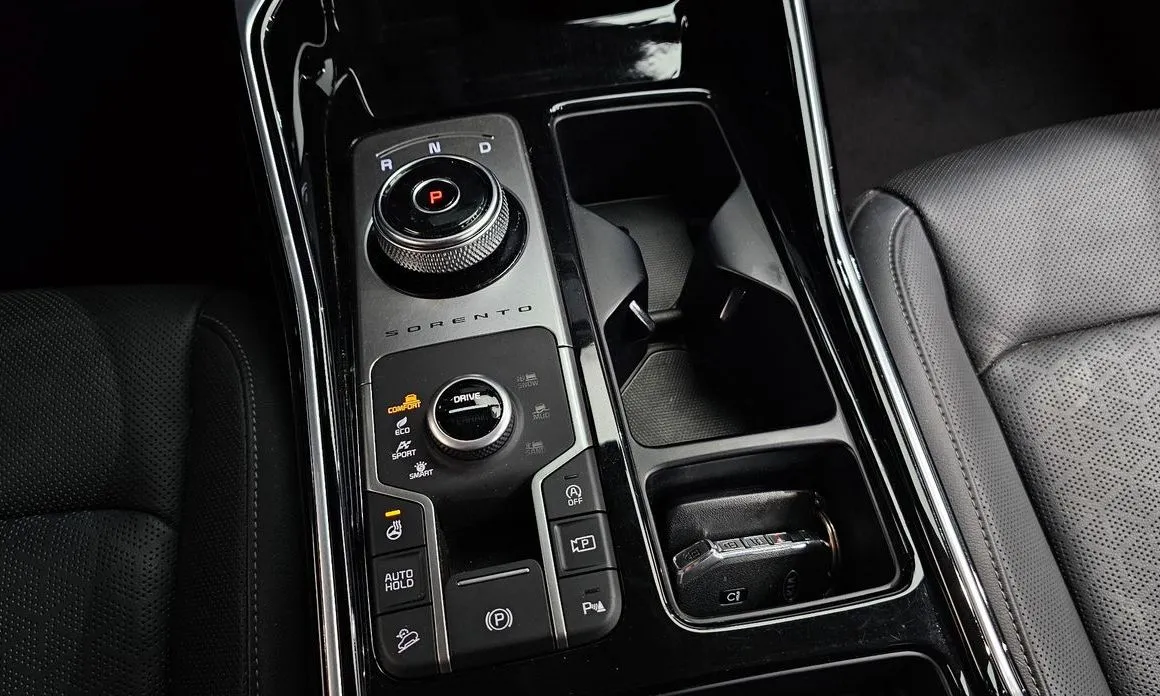 Kia Sorento — фото 7