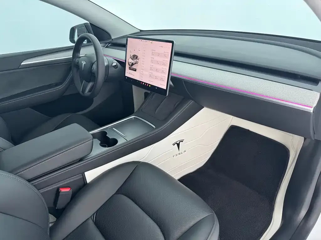 Tesla Model Y — фото 7
