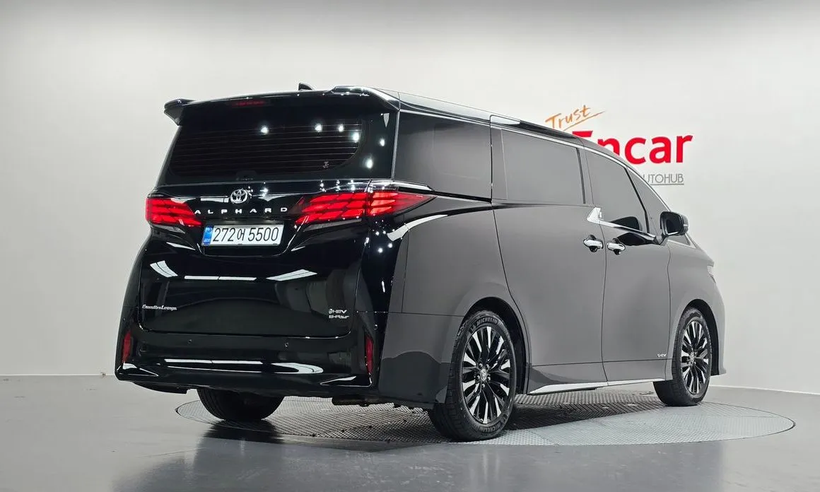 Toyota Alphard — фото 4