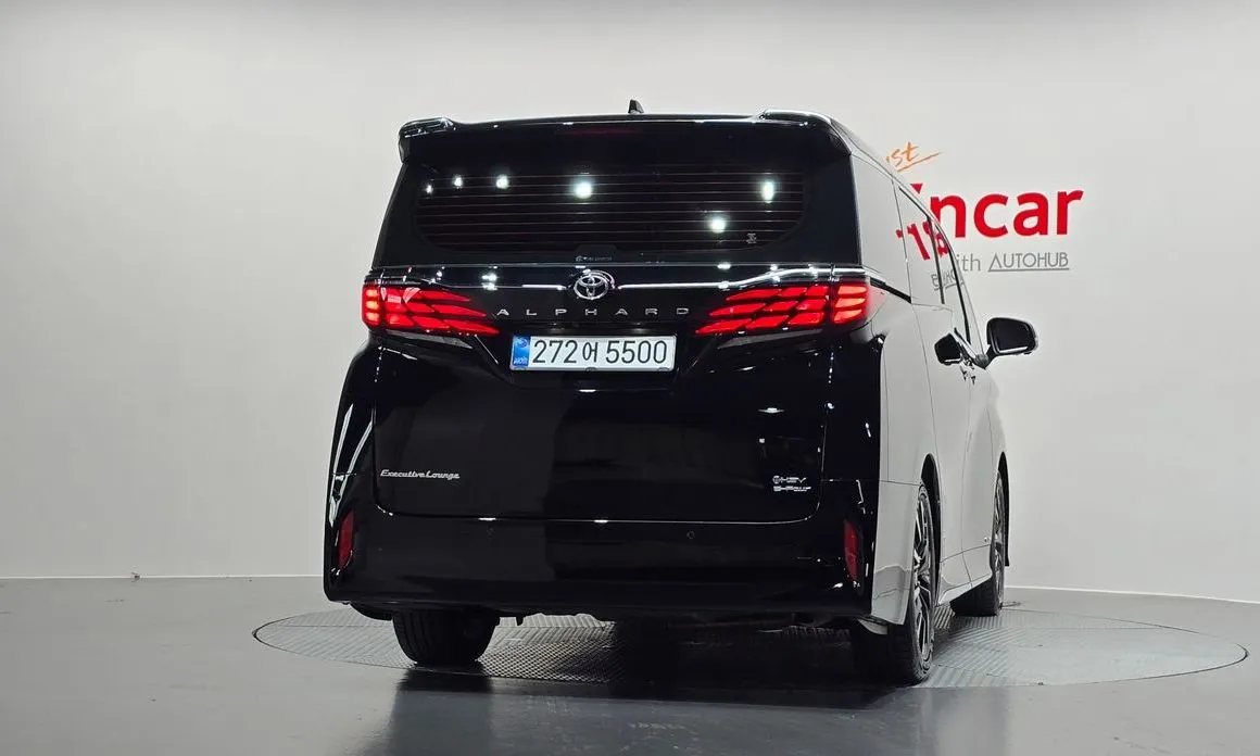 Toyota Alphard — фото 2