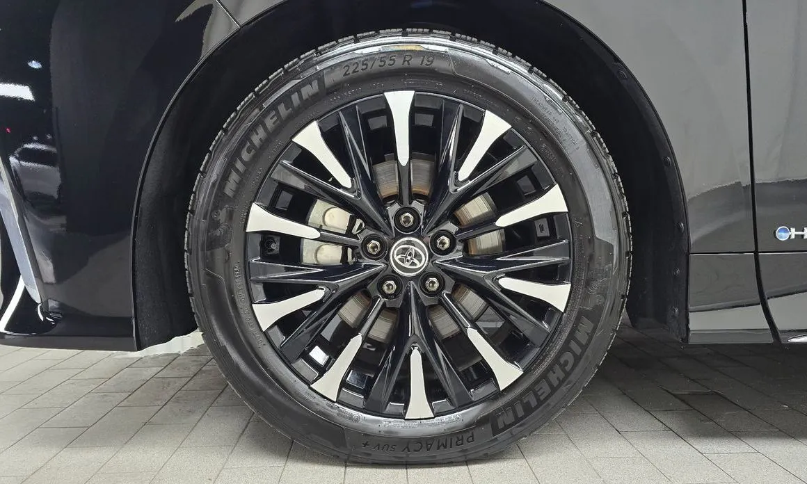Toyota Alphard — фото 10