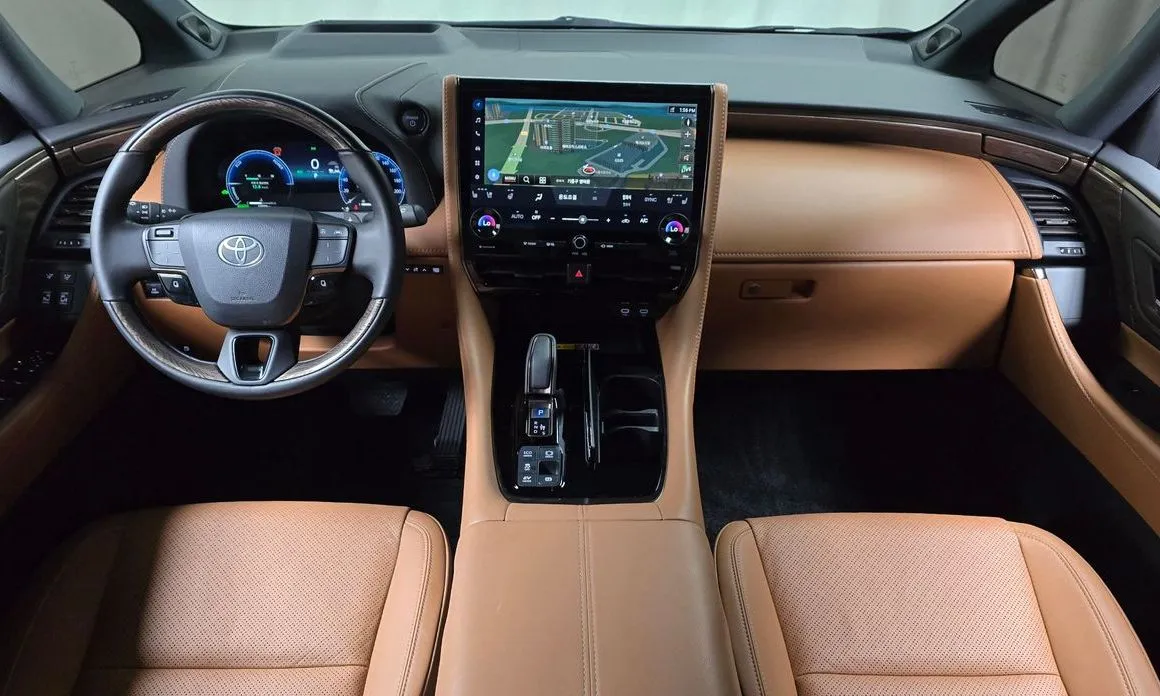 Toyota Alphard — фото 5