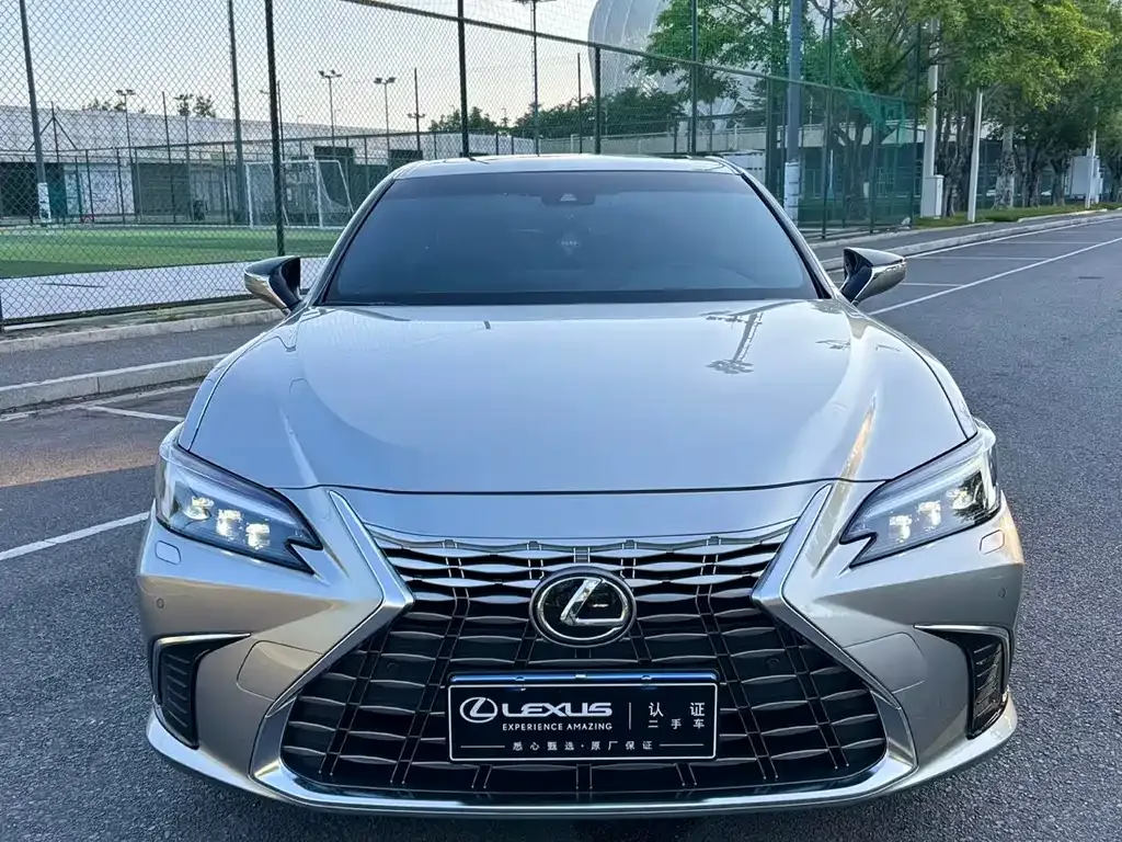 Lexus ES — фото 9