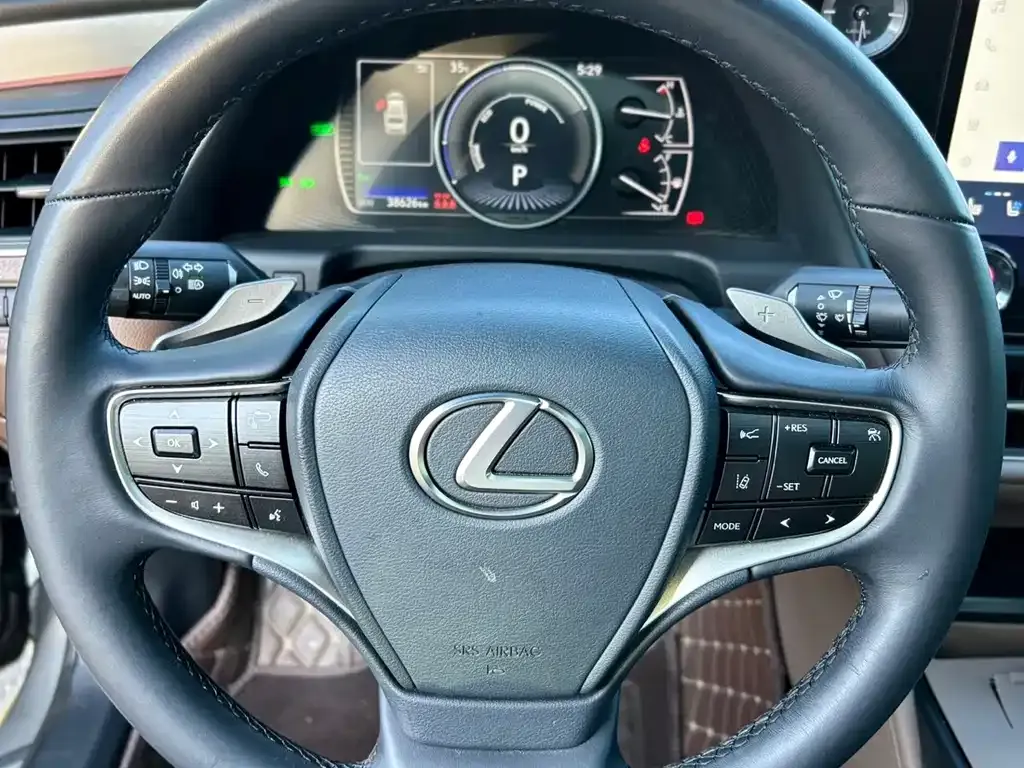 Lexus ES — фото 7