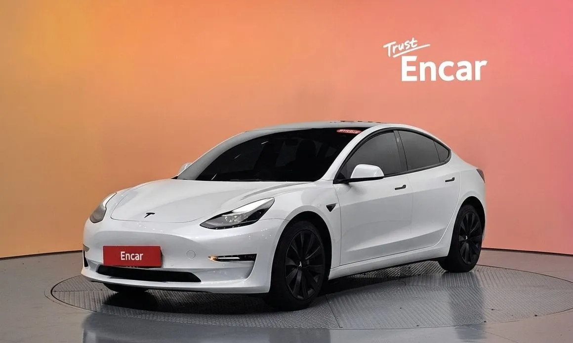 Tesla Model 3 — фото 1