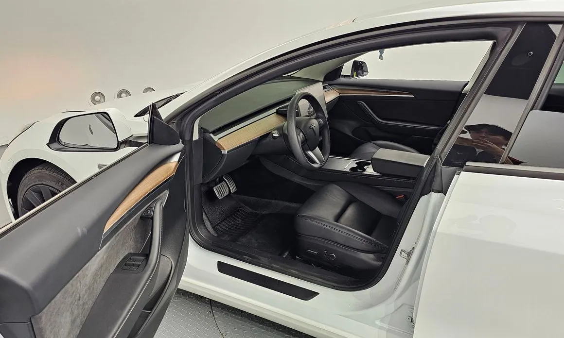 Tesla Model 3 — фото 4