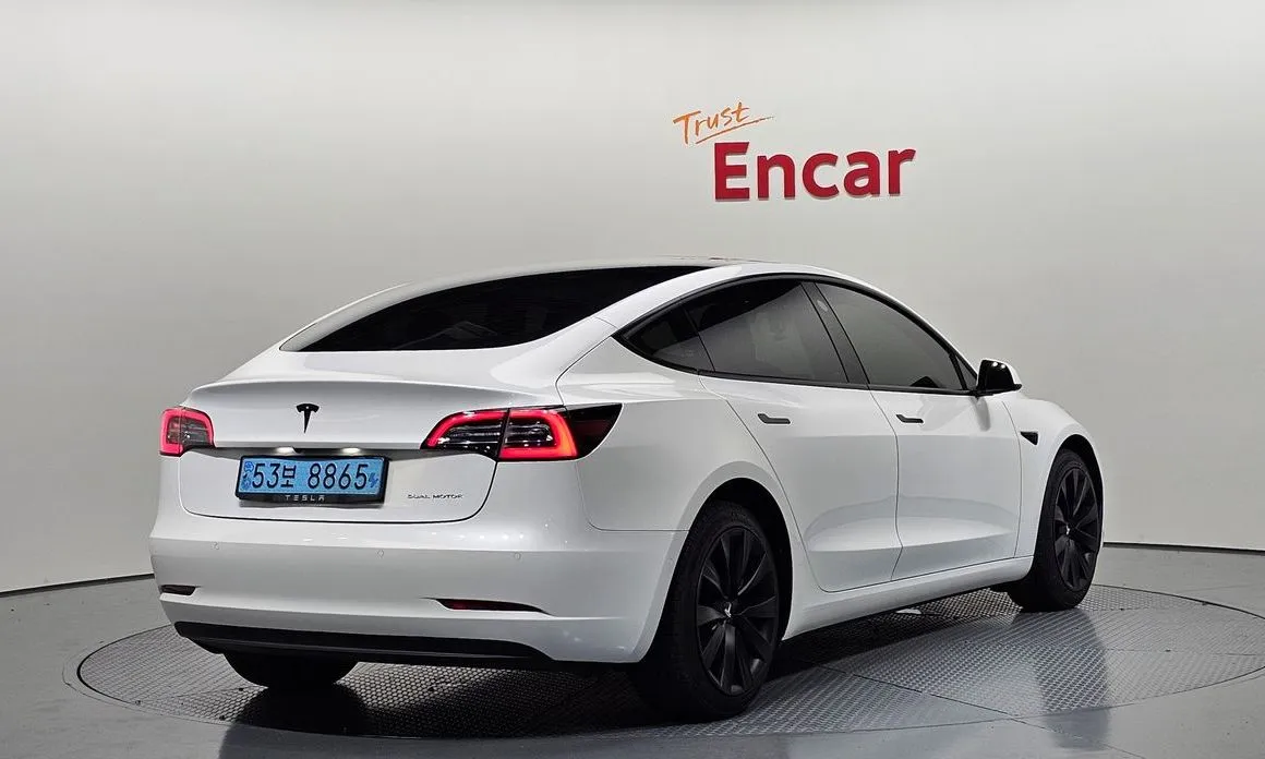 Tesla Model 3 — фото 10