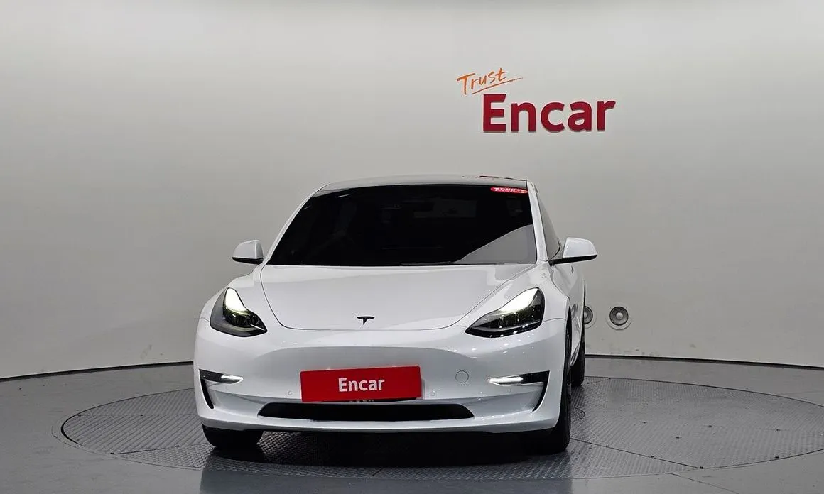 Tesla Model 3 — фото 9