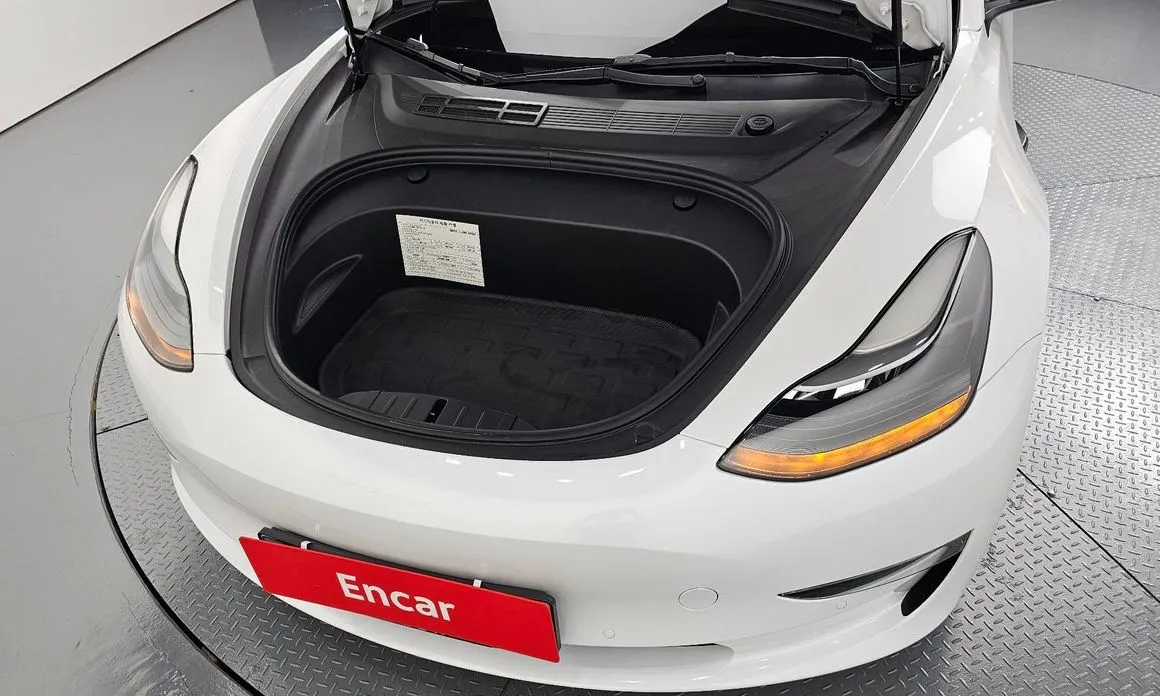 Tesla Model 3 — фото 6