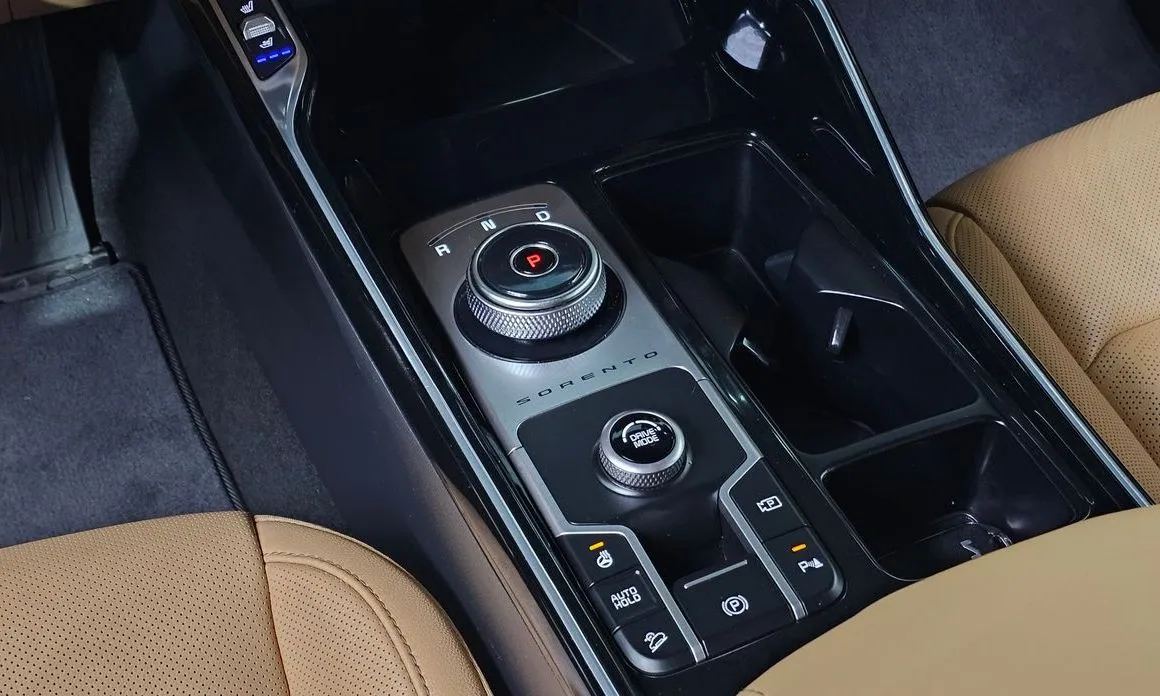 Kia Sorento — фото 9