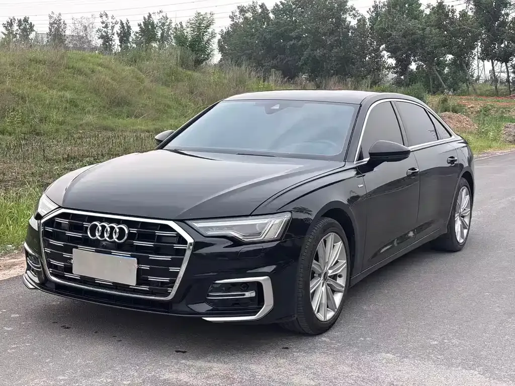 Audi A6L — фото 1