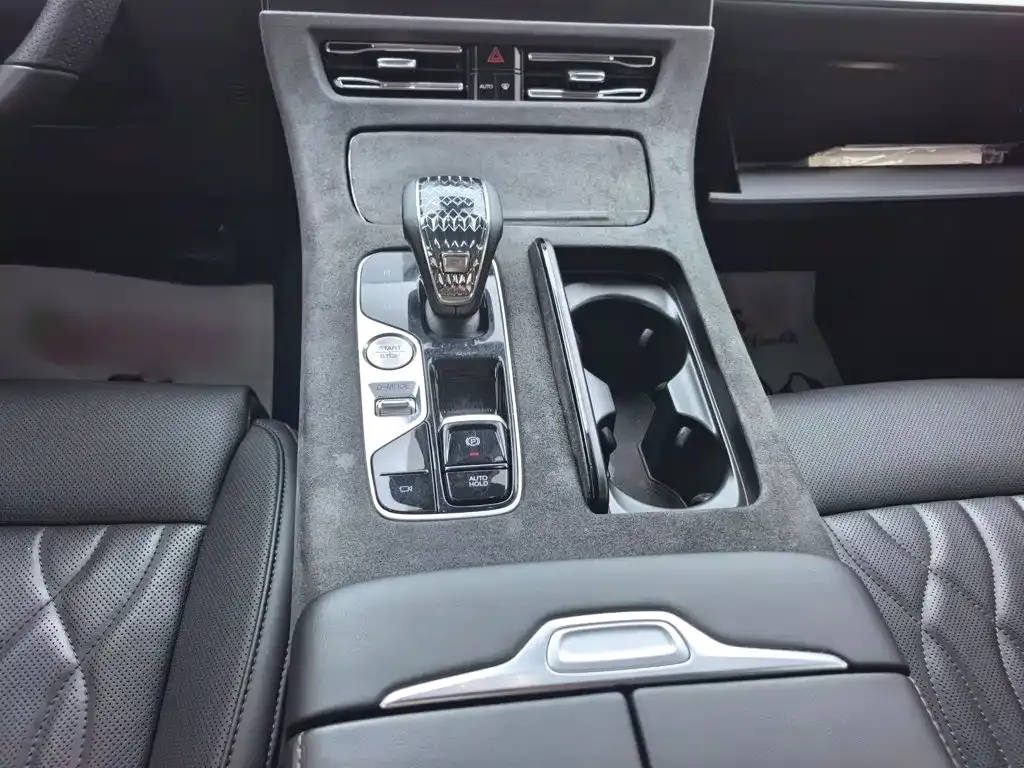GAC Motor Trumpchi M8 — фото 10