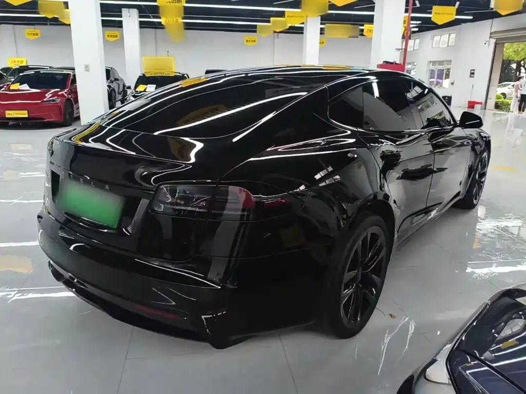 Tesla Model S — фото 10