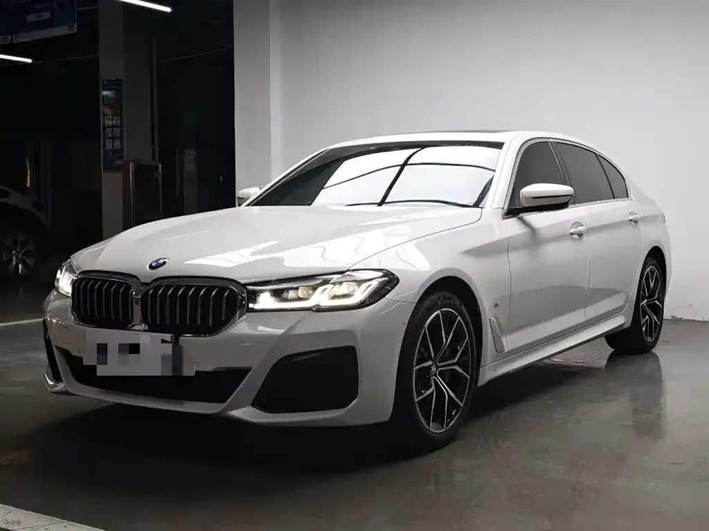 BMW 5 Series — фото 1