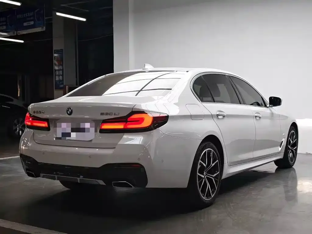 BMW 5 Series — фото 4