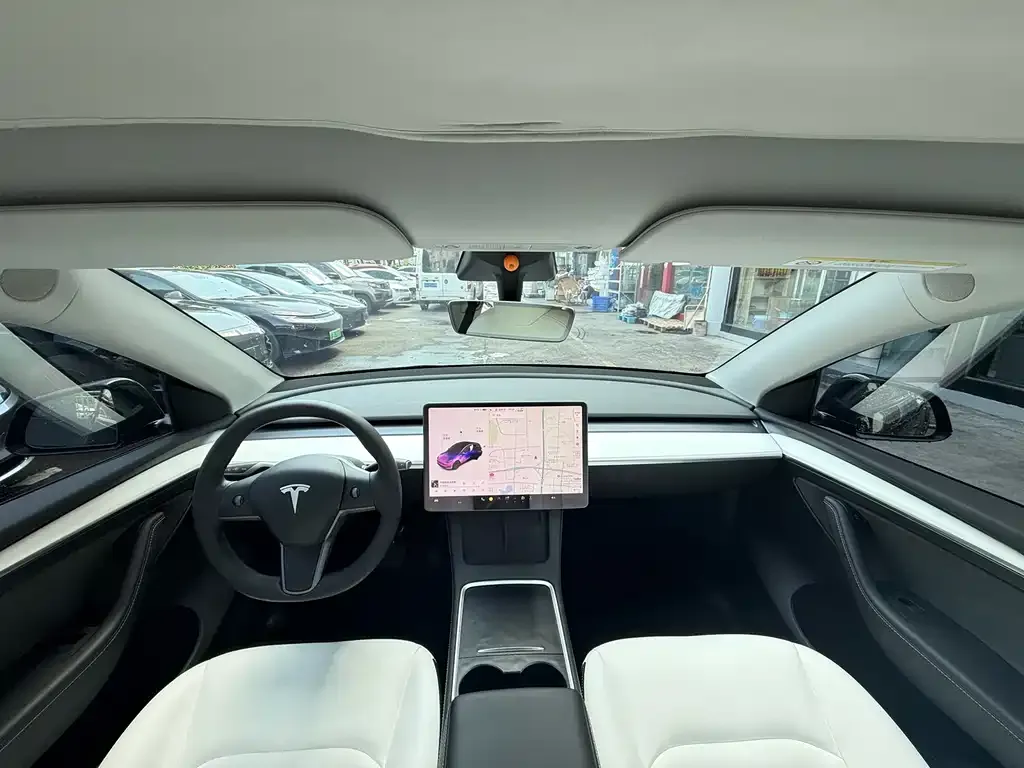 Tesla Model Y — фото 6
