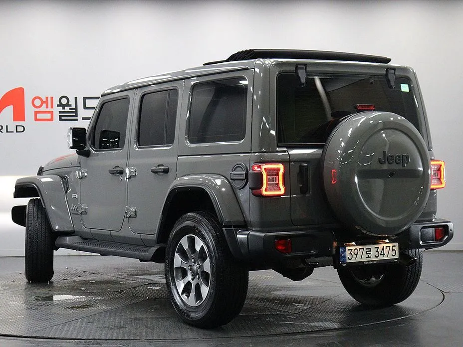 Jeep Wrangler — фото 9
