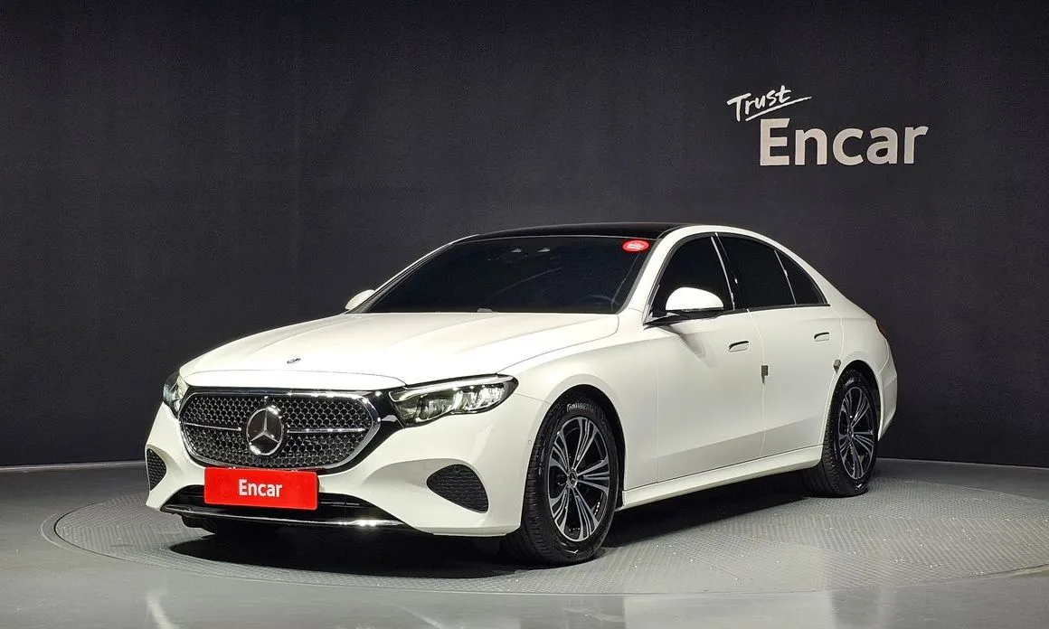 Mercedes-Benz E-Class — фото 1