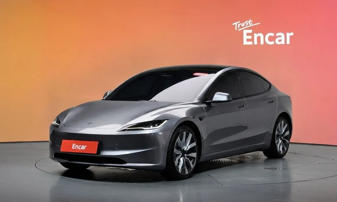Tesla Model 3 — фото 1