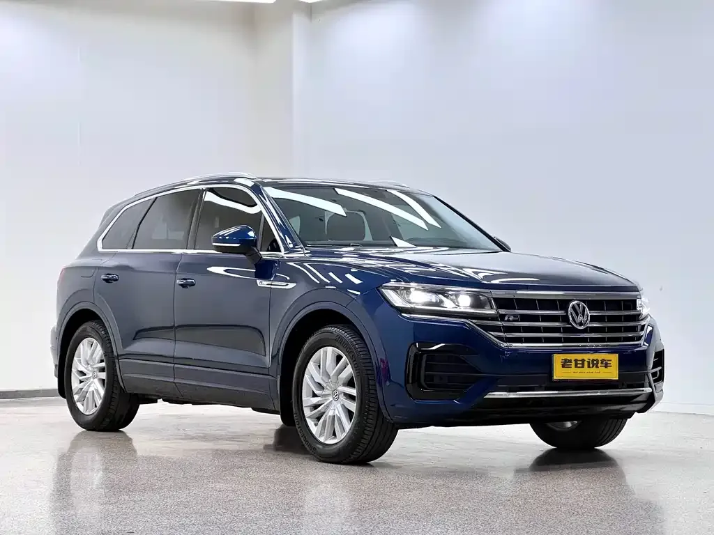 Volkswagen Touareg — фото 6