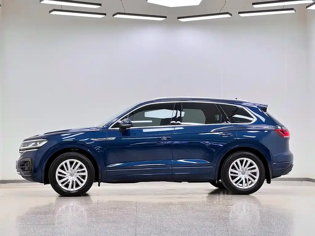 Volkswagen Touareg — фото 3