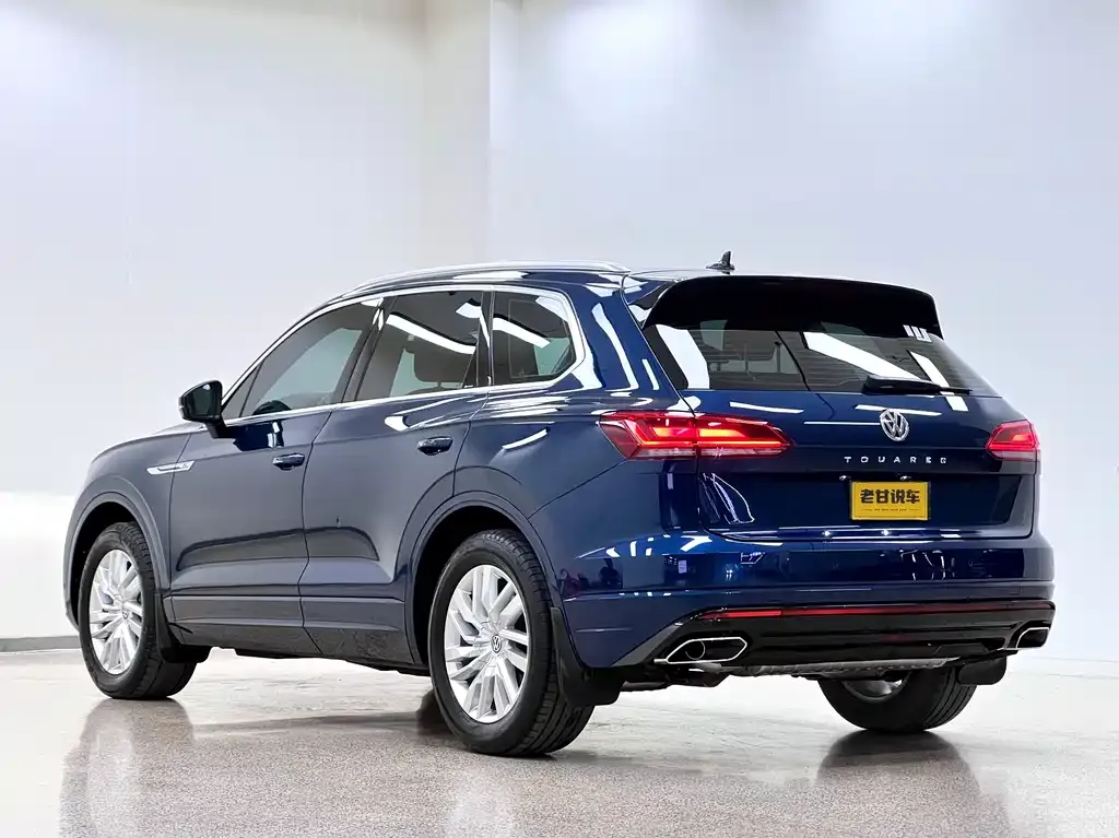 Volkswagen Touareg — фото 10