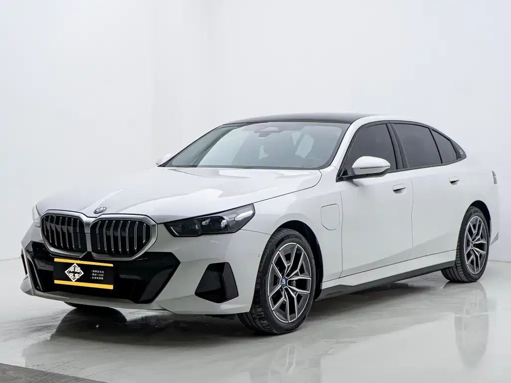 BMW i5 — фото 2