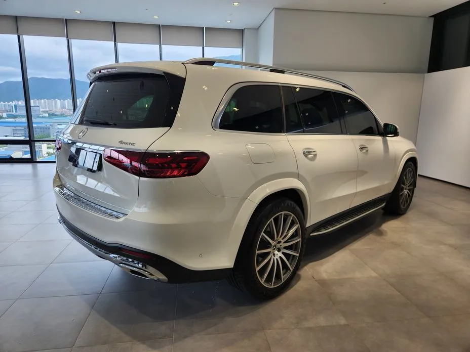Mercedes-Benz GLS-Class — фото 7