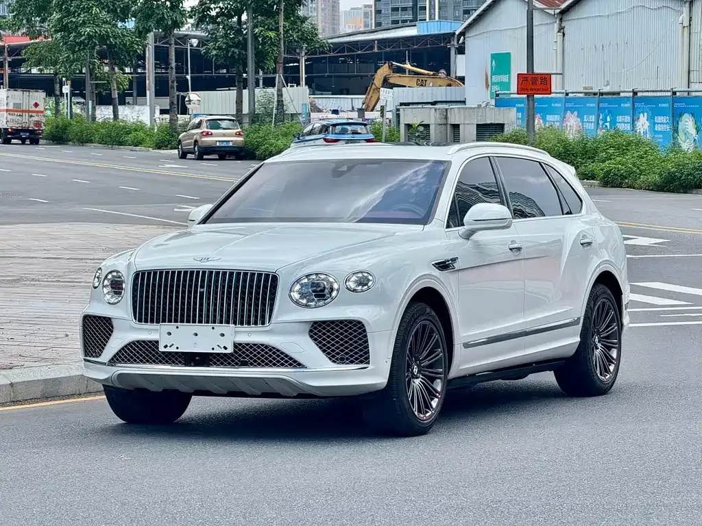 Bentley Bentayga — фото 1
