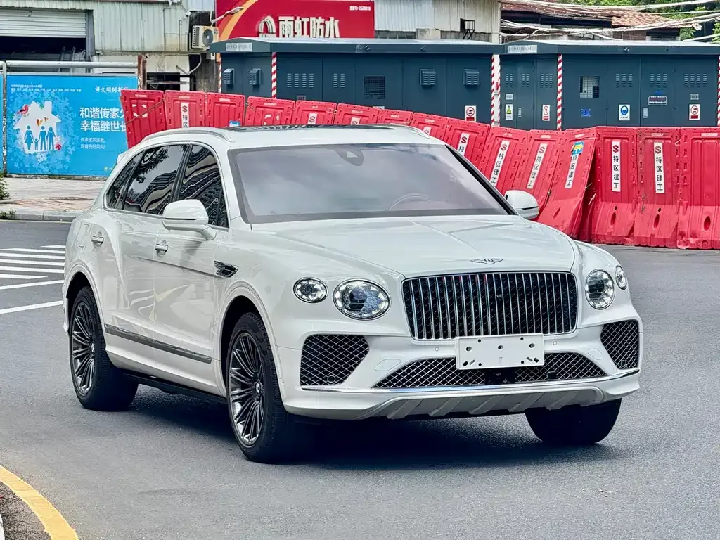 Bentley Bentayga — фото 7