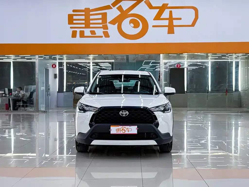 Toyota Corolla Cross — фото 2