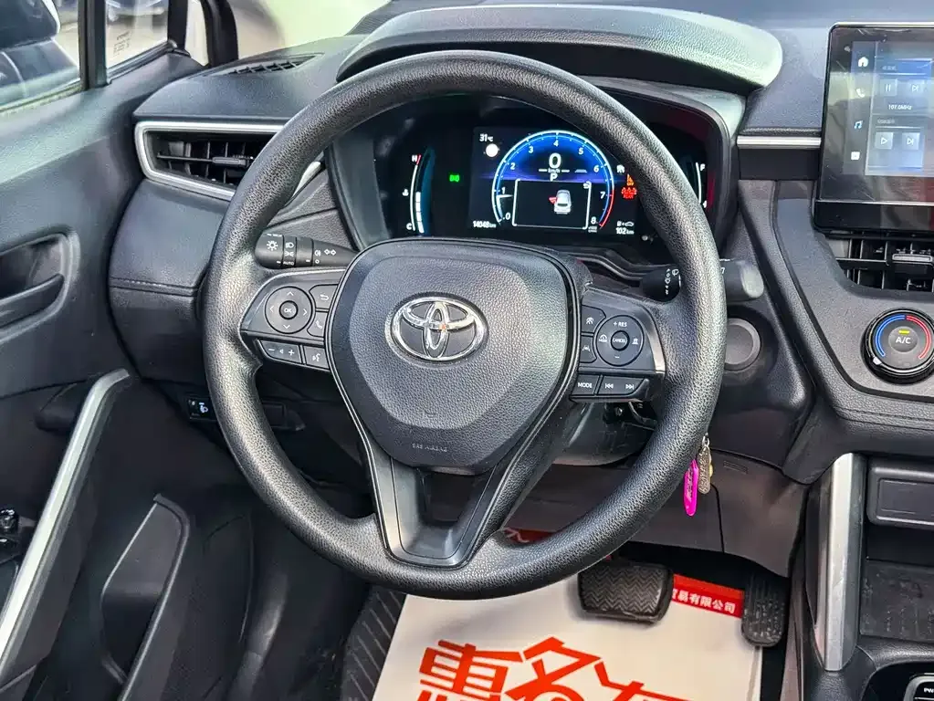 Toyota Corolla Cross — фото 4