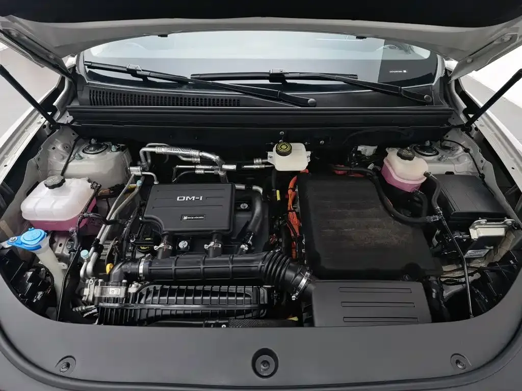 BYD Seal 05 DM-i — фото 7