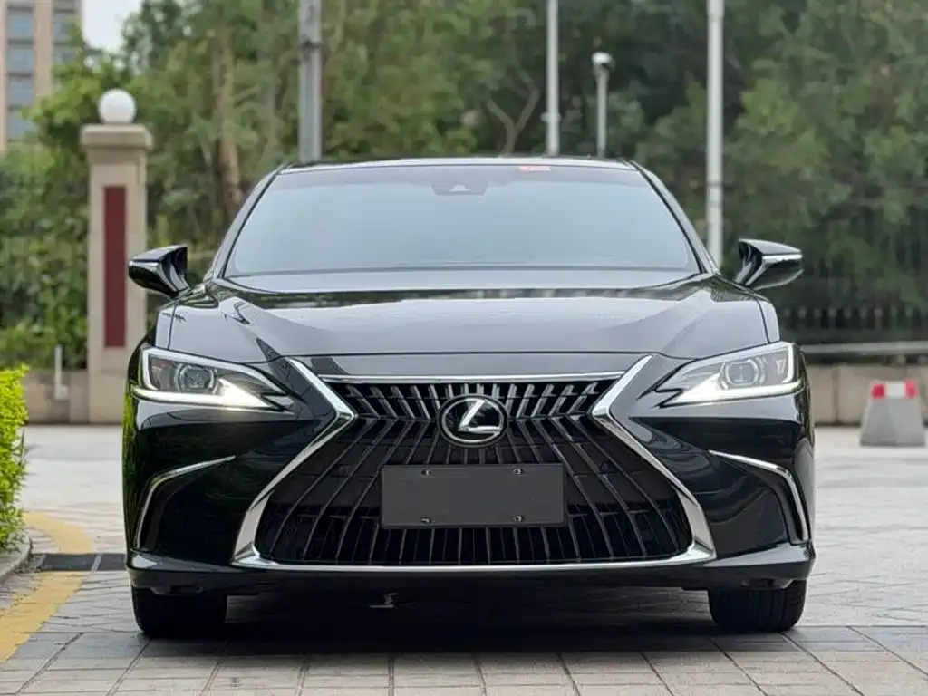 Lexus ES — фото 10