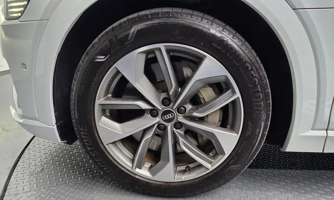 Audi e-tron 2022 из KR, фото 7