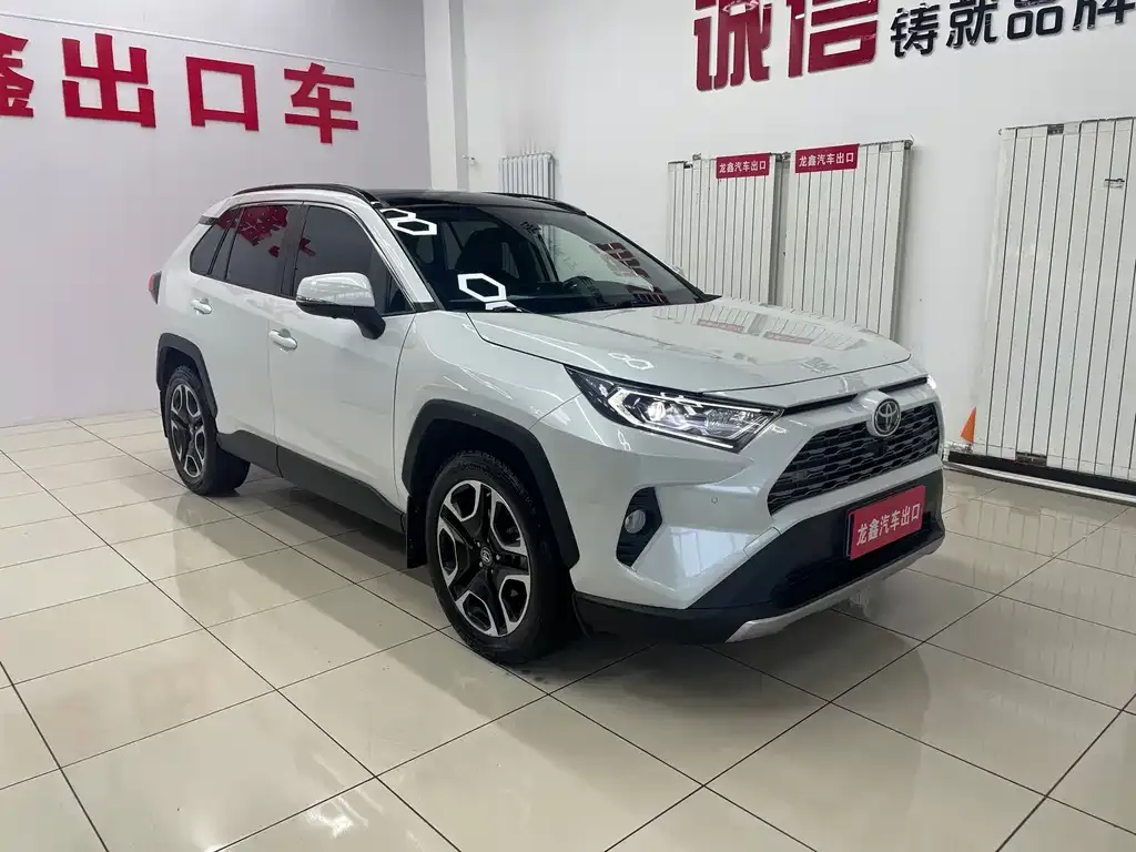 Toyota RAV4 — фото 2