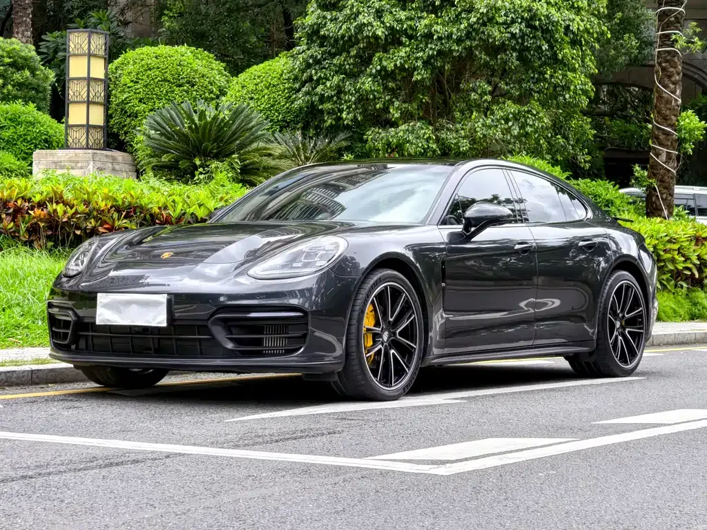 Porsche Panamera — фото 1