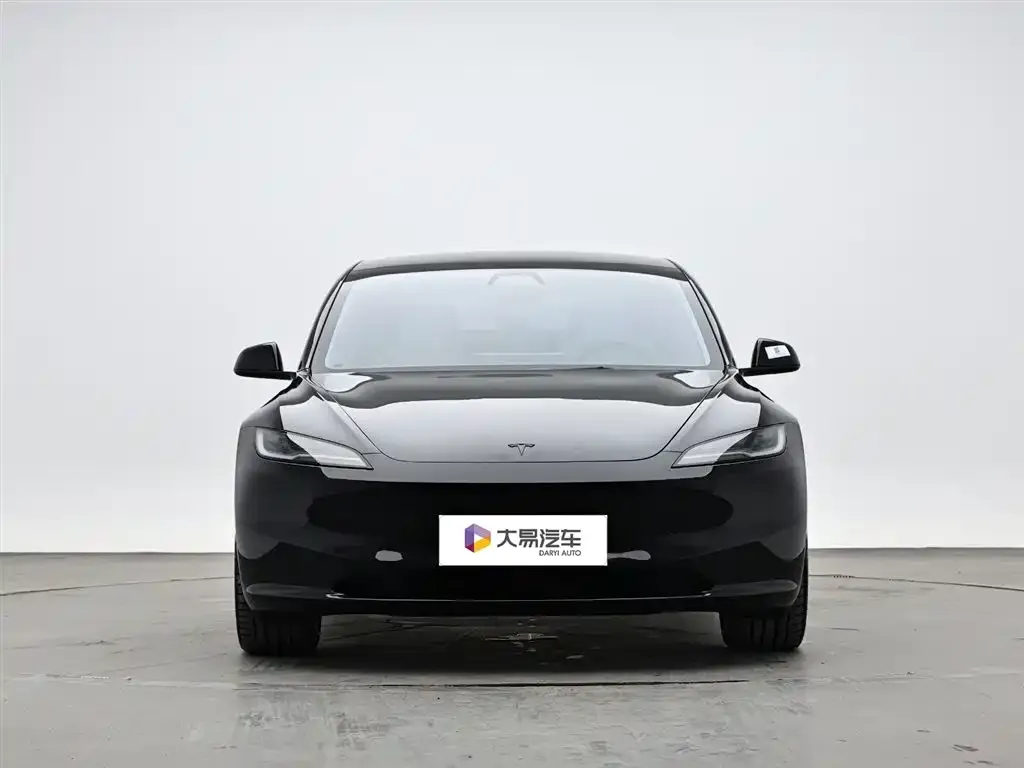 Tesla Model 3 — фото 10