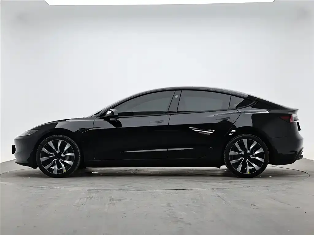 Tesla Model 3 — фото 3