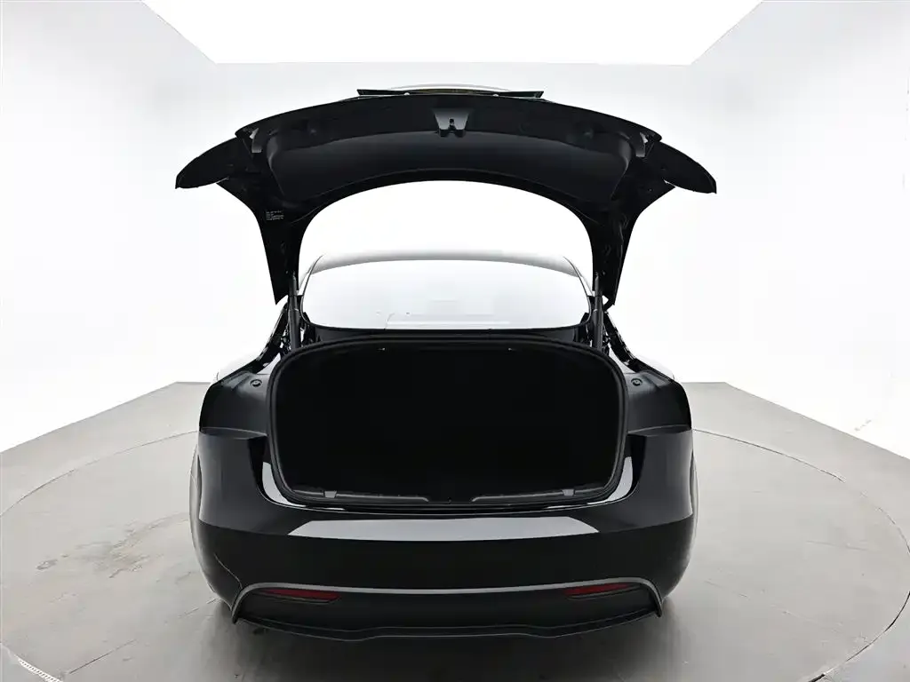 Tesla Model 3 — фото 5