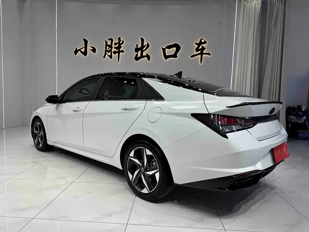 Hyundai Elantra — фото 4