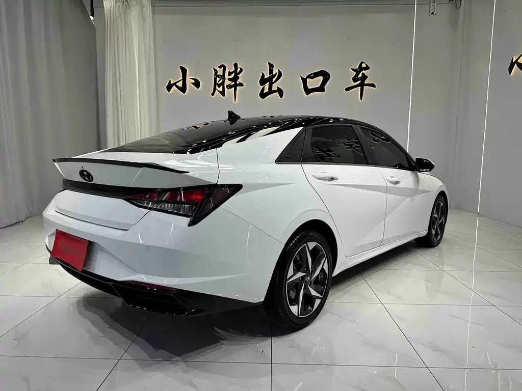 Hyundai Elantra — фото 3