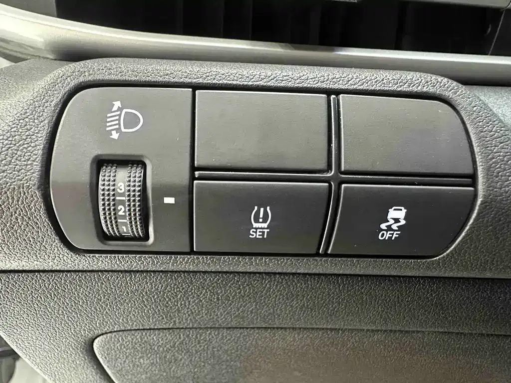 Hyundai Elantra — фото 8
