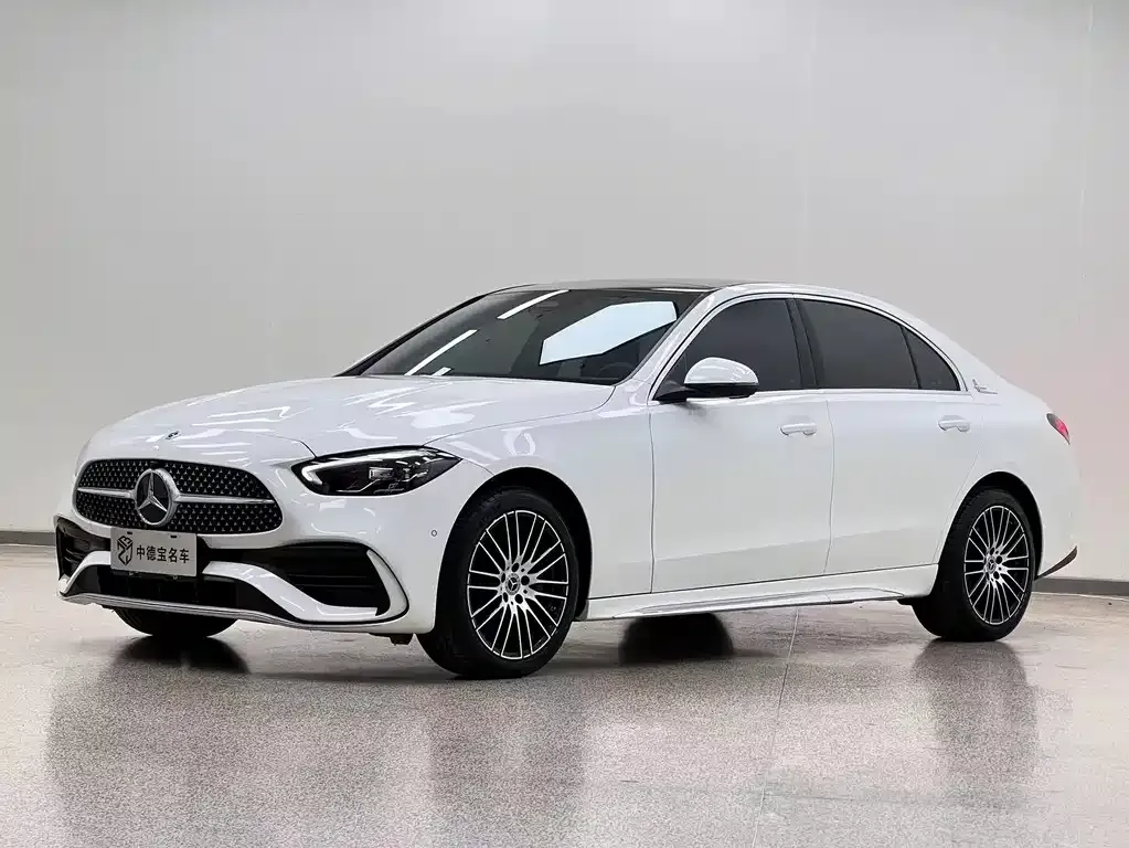Mercedes-Benz C-Class — фото 1